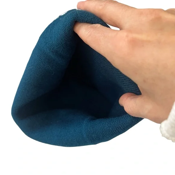 Books-A-Million Happy Holidays raccoon trash can winter beanie acrylic - Picture 8 of 9